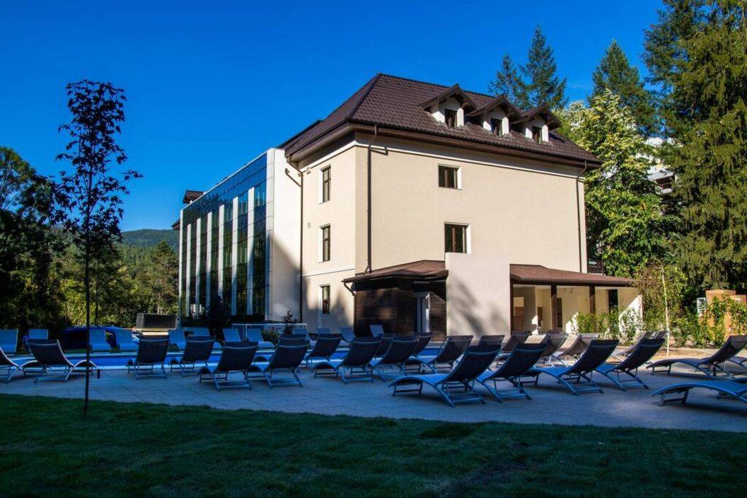Revelion 2023 pe Valea Oltului Caciulata Hotel Izvoare****
