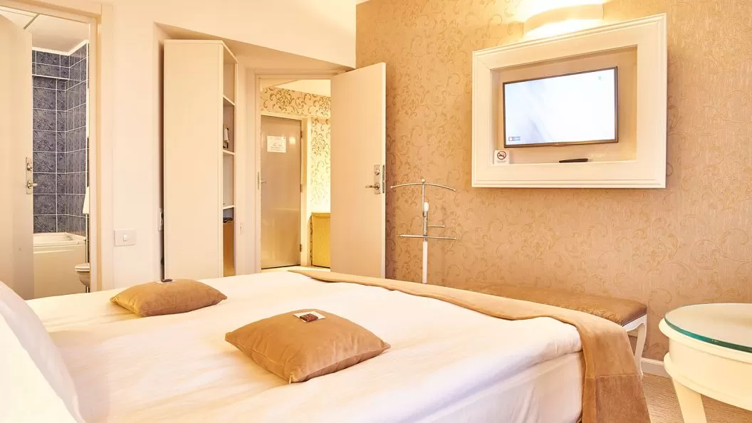 Cazare 2025 Oradea Hotel Continental Forum