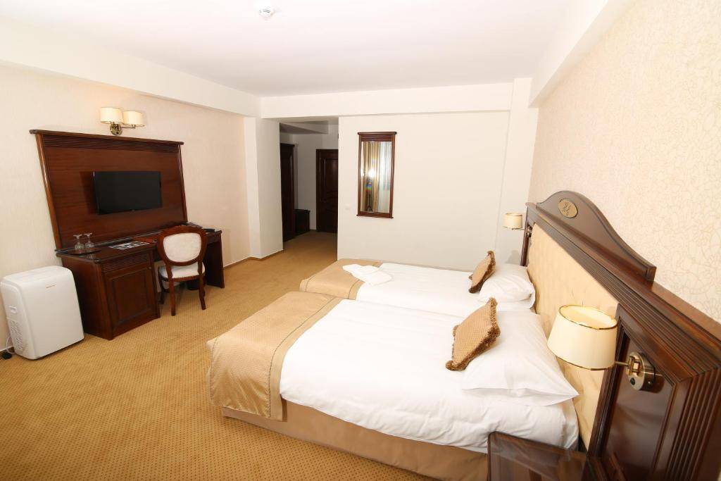 Sarbatori de Pasti 2025 Predeal Hotel Carmen 