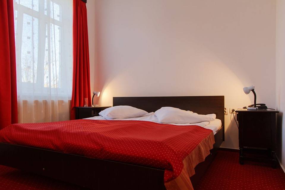 Sarbatori de Pasti 2025 Calimanesti Hotel Central