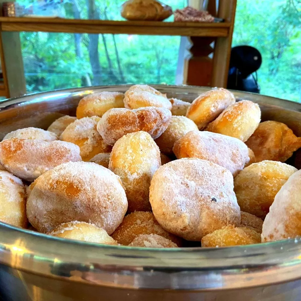 Sarbatori de Pasti 2025 Alunis Colti Plaiul Alunisului
