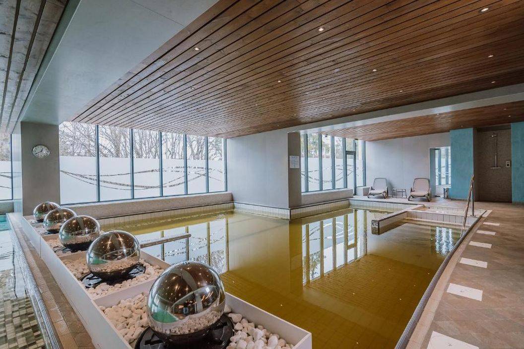 Sarbatori de Pasti 2025 Sovata Hotel Ensana Health SPA URSINA