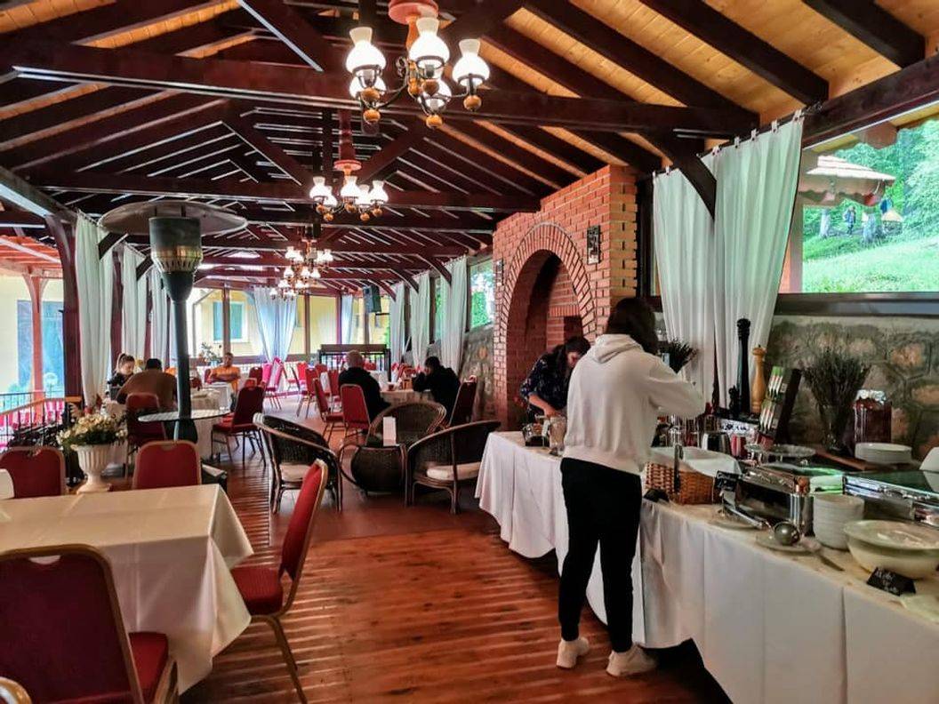 Vacanta 2021 la Lacul Rosu Hotel Lacul Rosu****