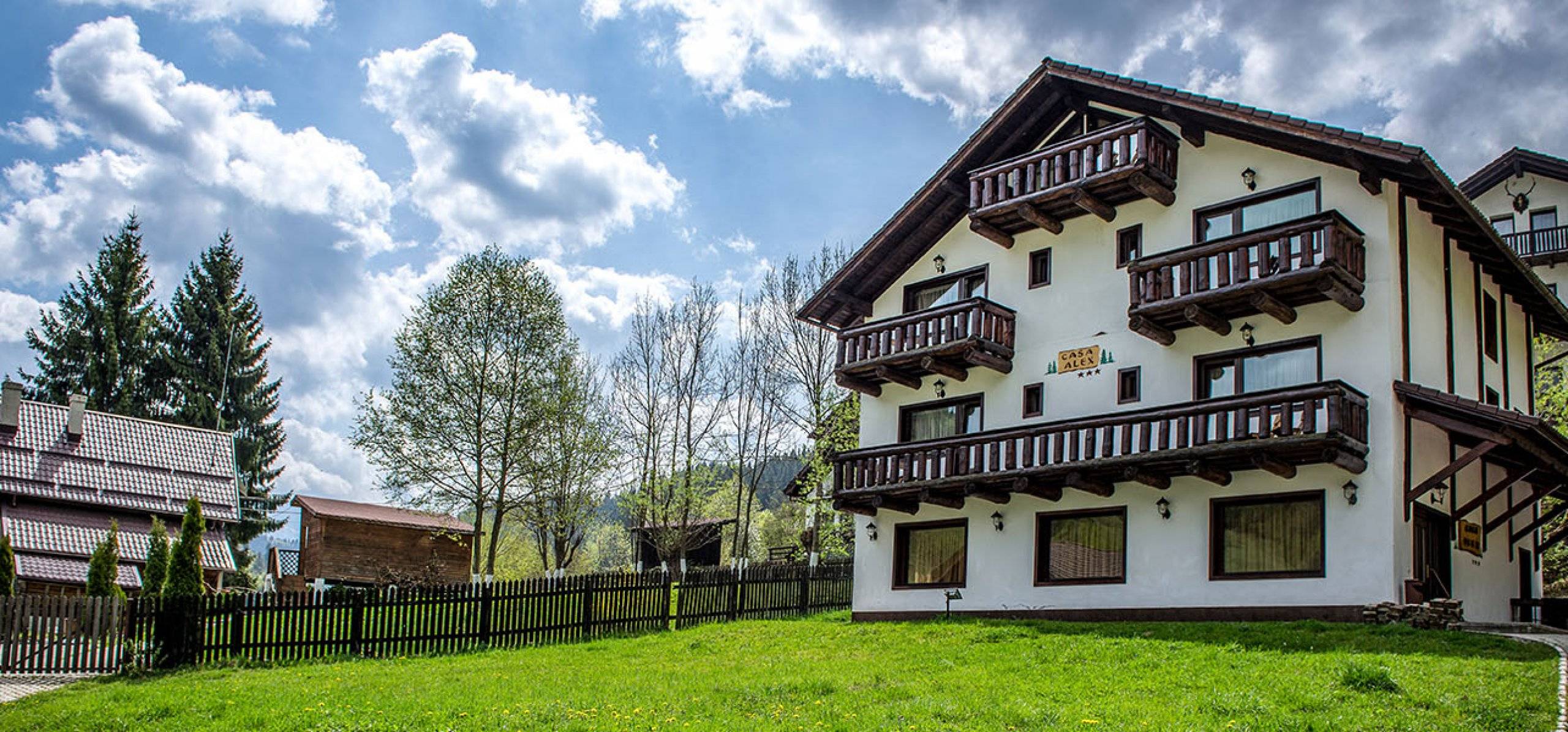 Vacanta la munte 2022 Cheile Gradistei Resort Moieciu***