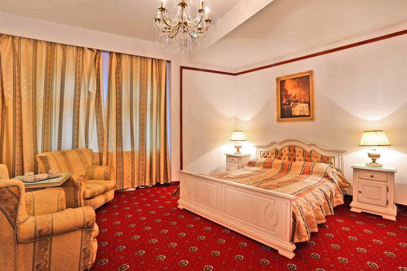 Sarbatori de Pasti si 1 Mai 2021 Sibiu Hotel Imparatul Romanilor***