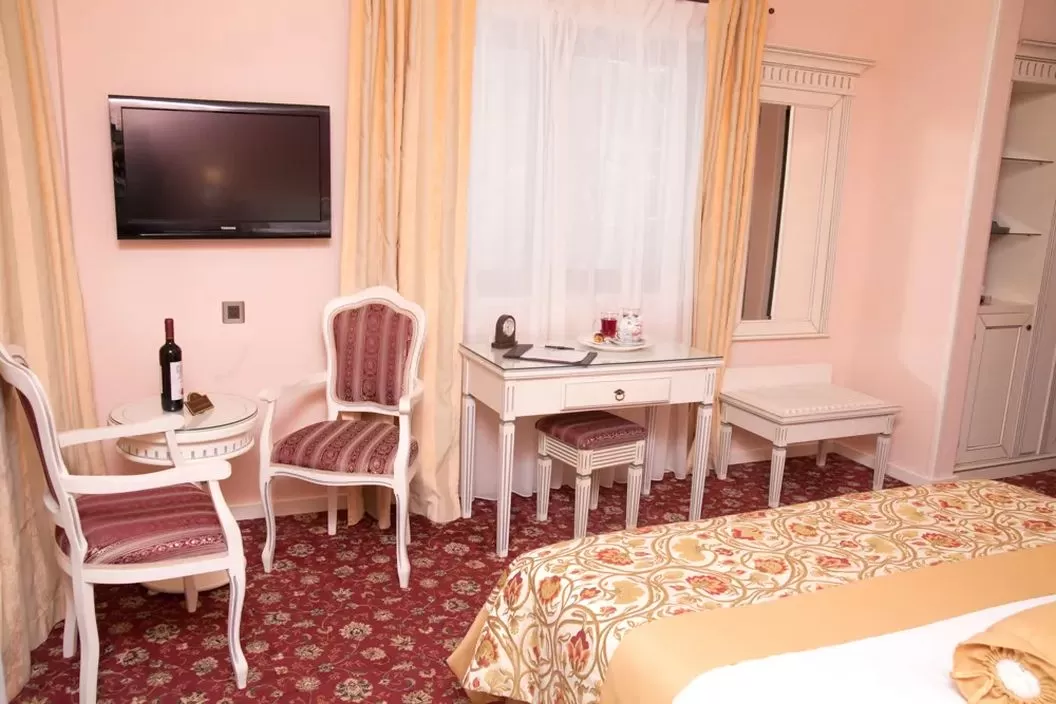 Weekend romantic 2025 la Sinaia Hotel Foisorul cu Flori****