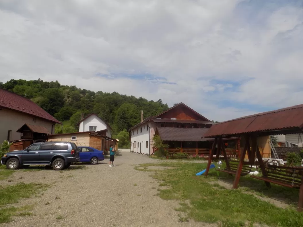 Sarbatori de Pasti 2025 Maramures Vadu Izei Pensiunea Ioana Lavita