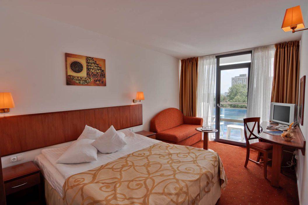Litoralul pentru toti 2021 Saturn Hotel Cleopatra**** 