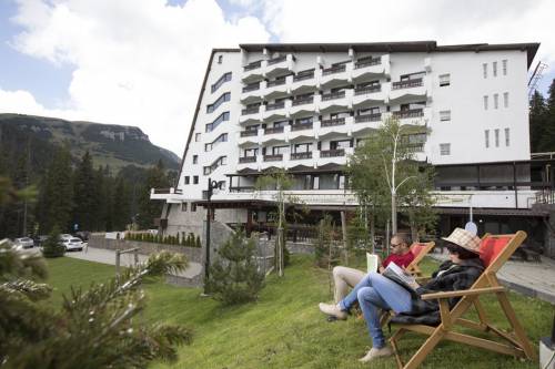 Sejur odihna 2023 in Parcul Natural Bucegi Hotel Pestera****