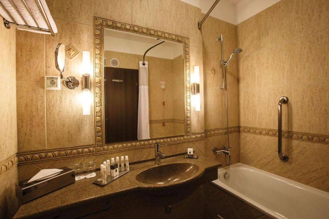 Sarbatori de Pasti 2025 Sighisoara Double Three by Hilton Hotel Cavaler****