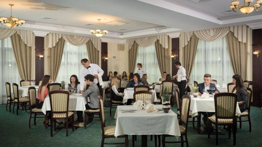 Cazare 2022 Baia Mare Hotel Magus**** 