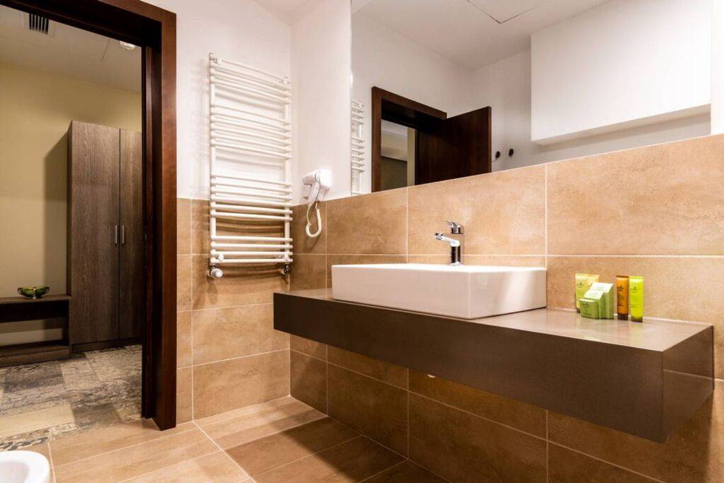 Revelion 2023 pe Valea Oltului Caciulata Hotel Izvoare****