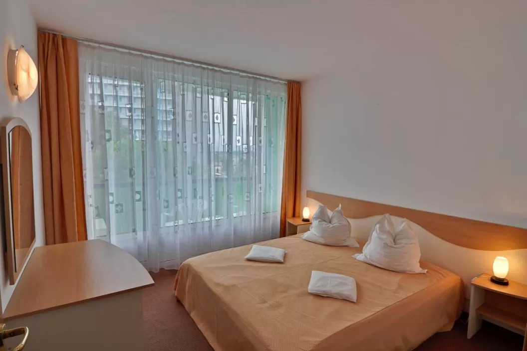 Litoral 2022 Saturn Hotel Balada***