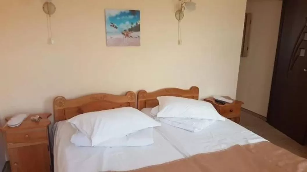 Cazare 2026 Clisura Dunarii Dubova Cabana Delfinul