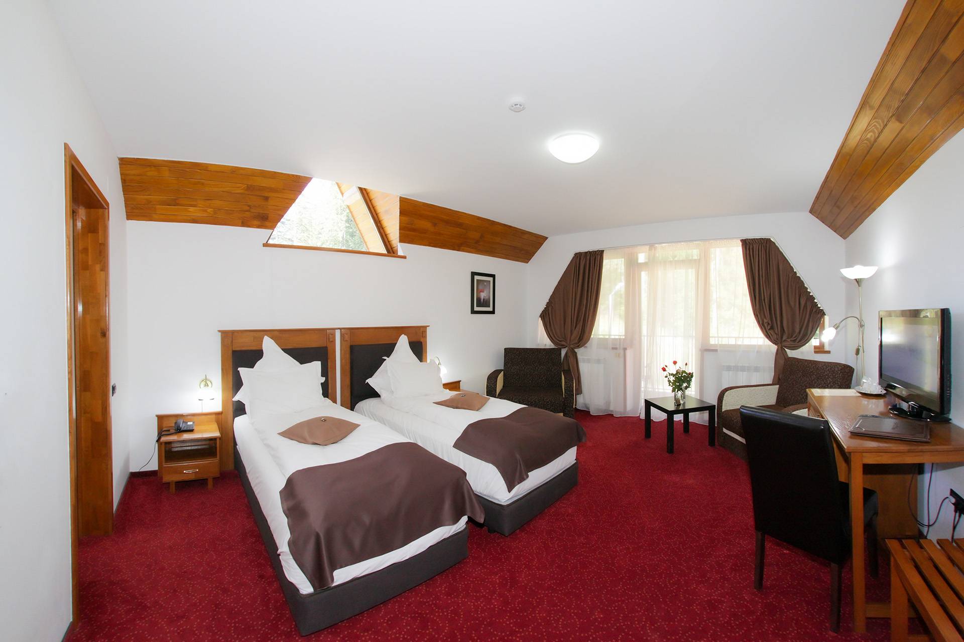 Vacanta la Munte 2023 Sinaia Hotel Cumpatu****