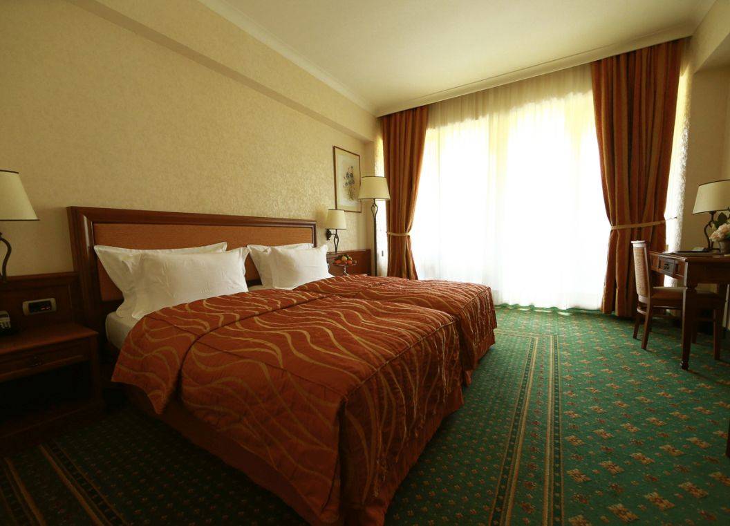 Sejur Odihna la Munte 2025 Azuga Hotel Lux Garden
