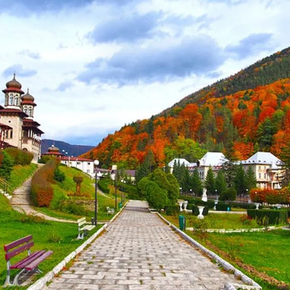 Slănic Moldova – locul unde natura vindecă, liniștea inspiră, iar fiecare zi devine o poveste