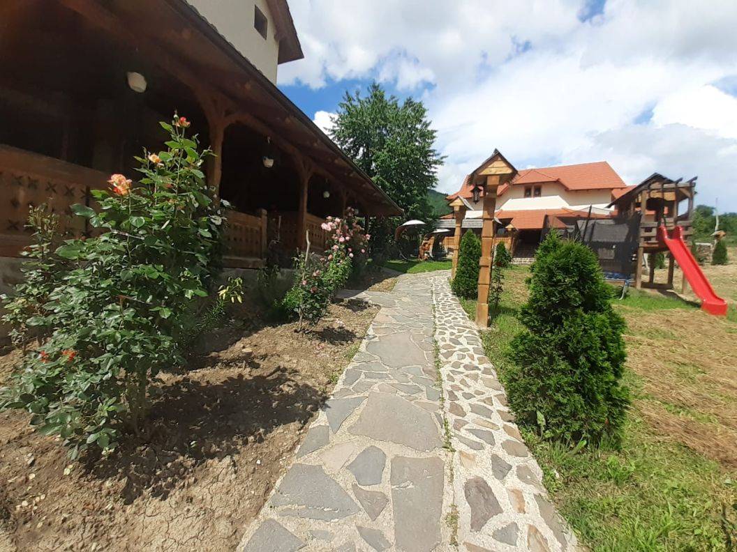 Sejur Maramures Nanesti Pensiunea Valea Branzei