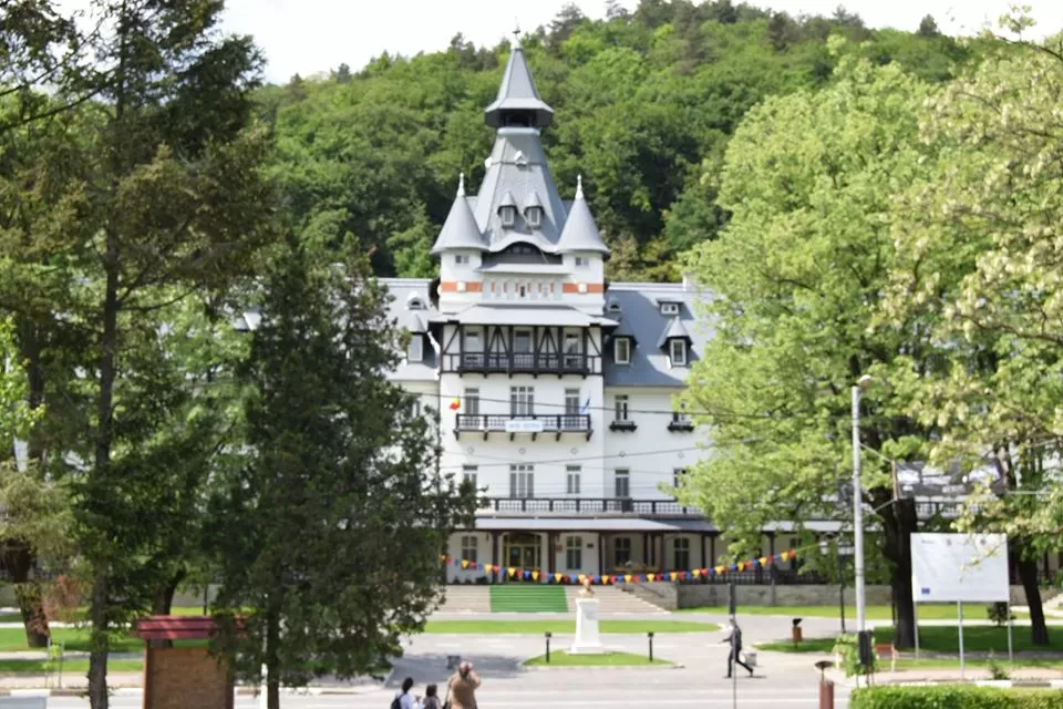 Oferta Speciala Odihna si Relaxare Munte 2025 Calimanesti Hotel Central