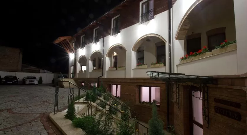 Cazare 2023 Alba Iulia Hotel La Maison de Caroline***