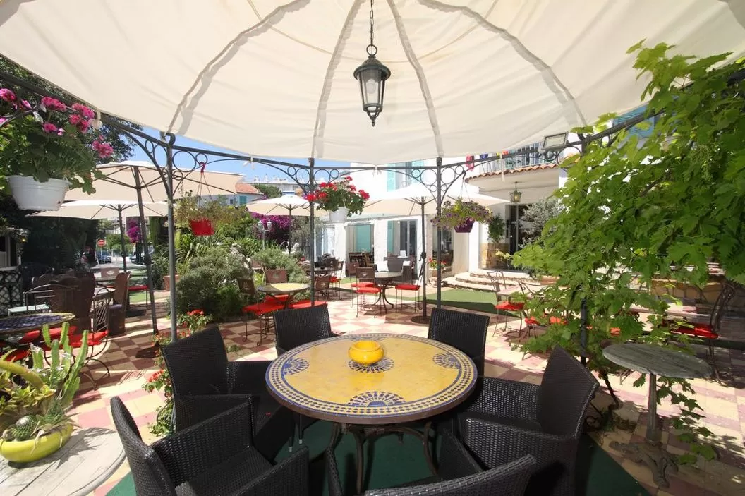 Litoral 2021 Coasta de Azur Juan les Pins Hotel Le Pre Catelan***