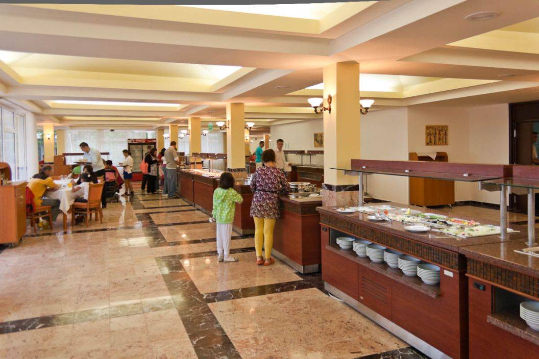 Litoralul pentru toti 2021 Saturn Hotel Cleopatra**** 
