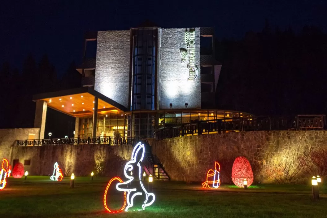 Sarbatori de Pasti 2023 Azuga Hotel Lux Garden