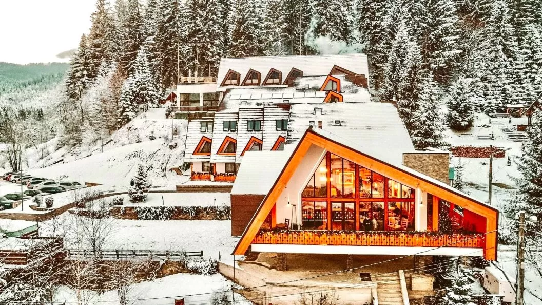 Sarbatori de Pasti 2023 Bucovina Voronet Popasul Domnesc Resort SPA****