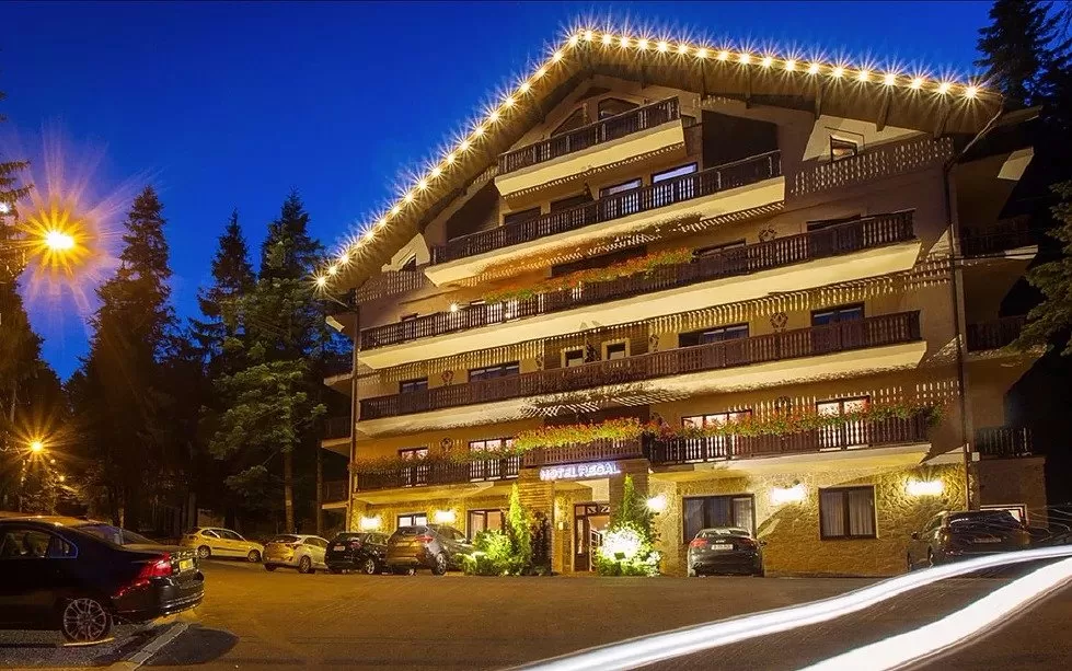 Sarbatori de Pasti 2024 Sinaia Hotel Regal 1880*** 