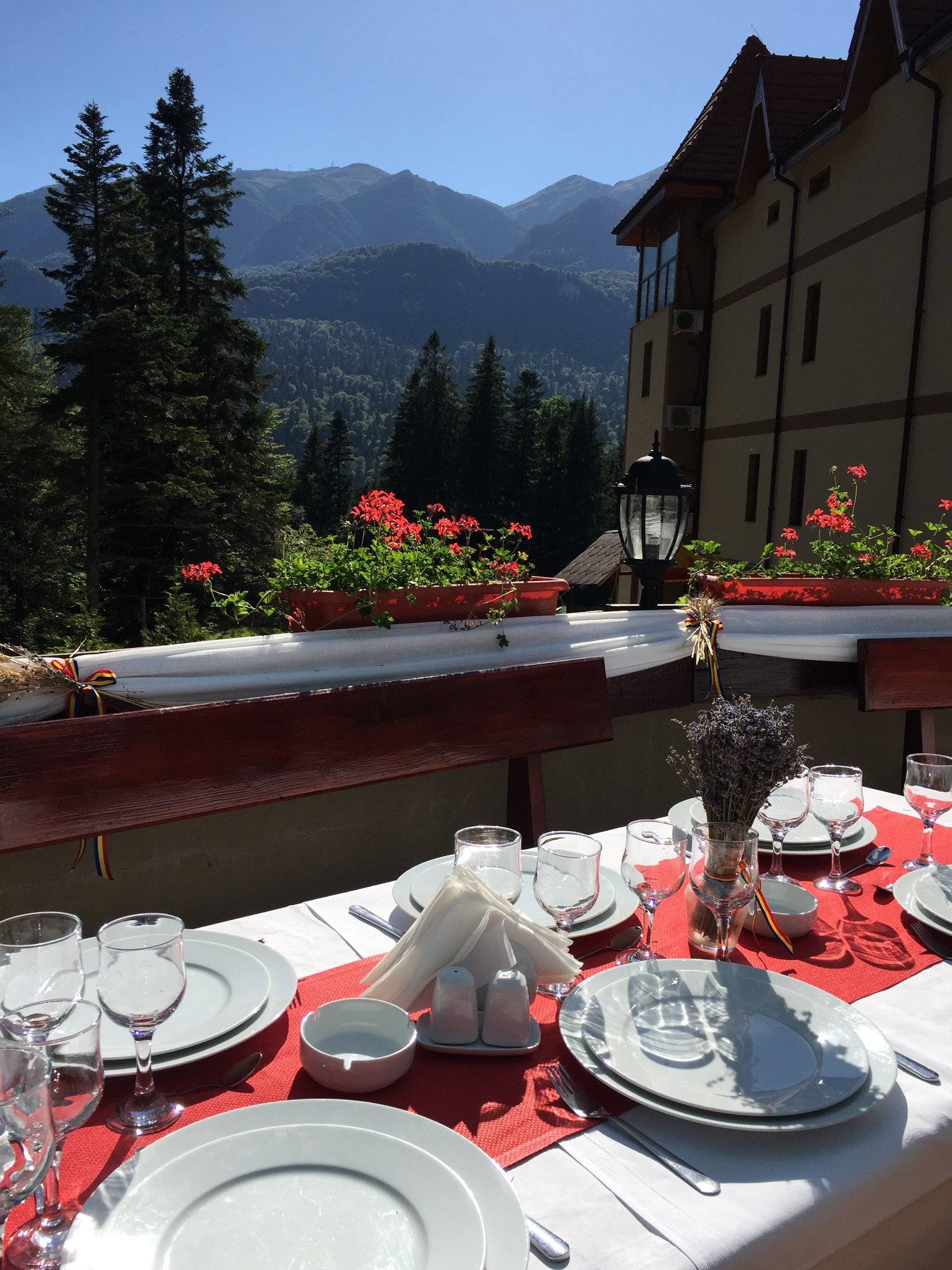 Vacanta la Munte 2023 Sinaia Hotel Cumpatu****