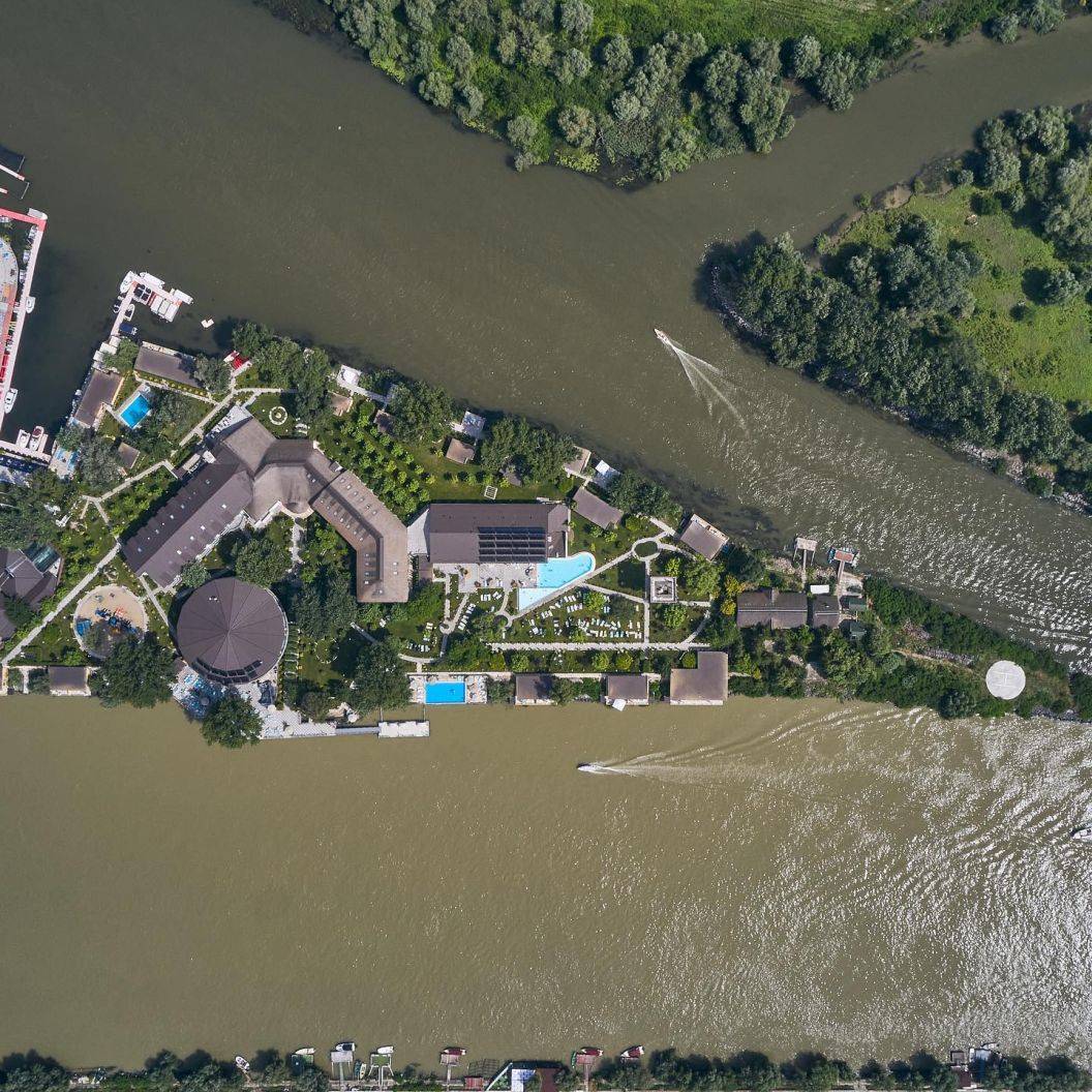 Craciun 2022 in Delta Dunarii Crisan Lebada Luxury Resort SPA