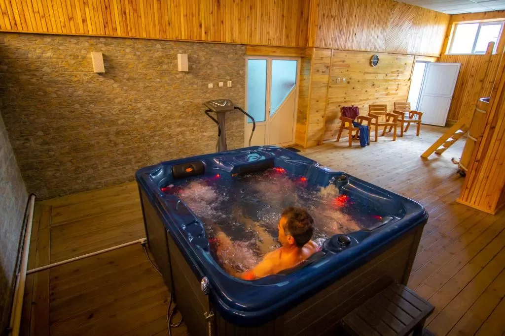 Oferta Balneara NEasigurati 2025 Baile Pucioasa Hotel Turist