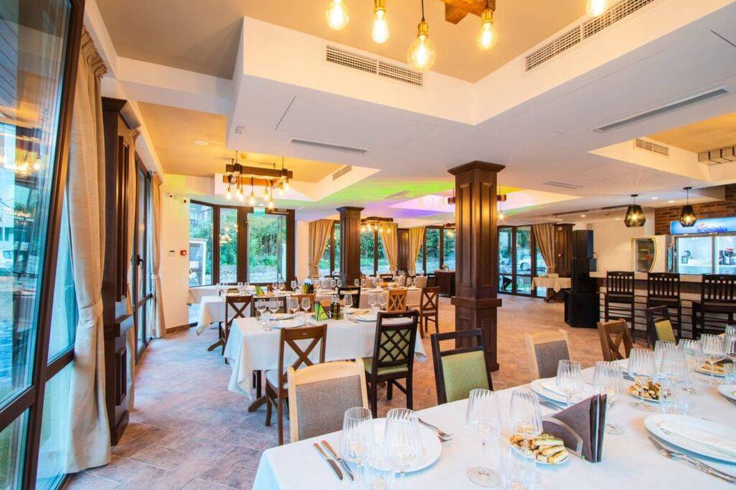 Revelion 2023 pe Valea Oltului Caciulata Hotel Izvoare****