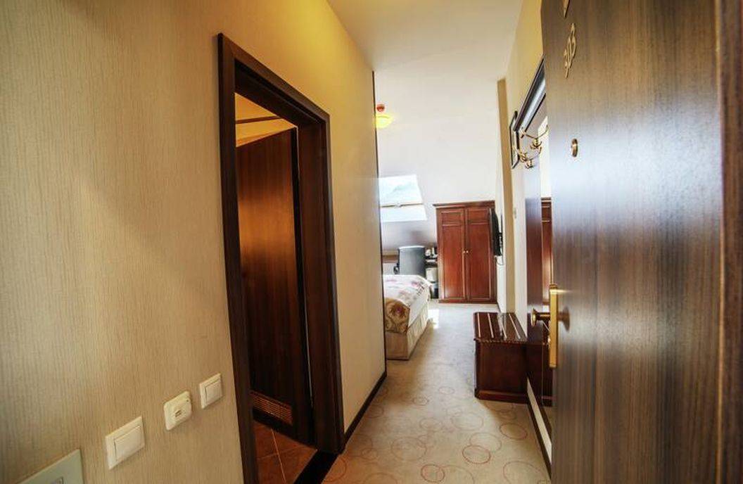 Sarbatori de Pasti 2025 Sighisoara Double Three by Hilton Hotel Cavaler****