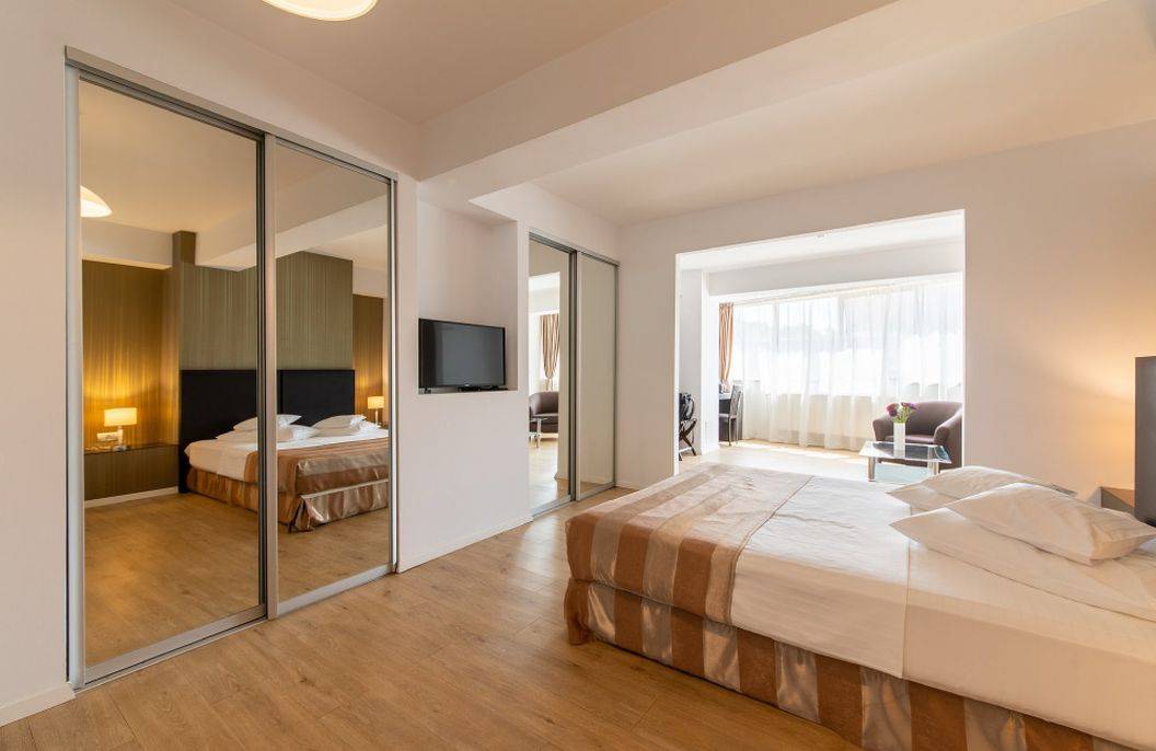 Cazare 2023 Bucuresti Hotel Parliament****