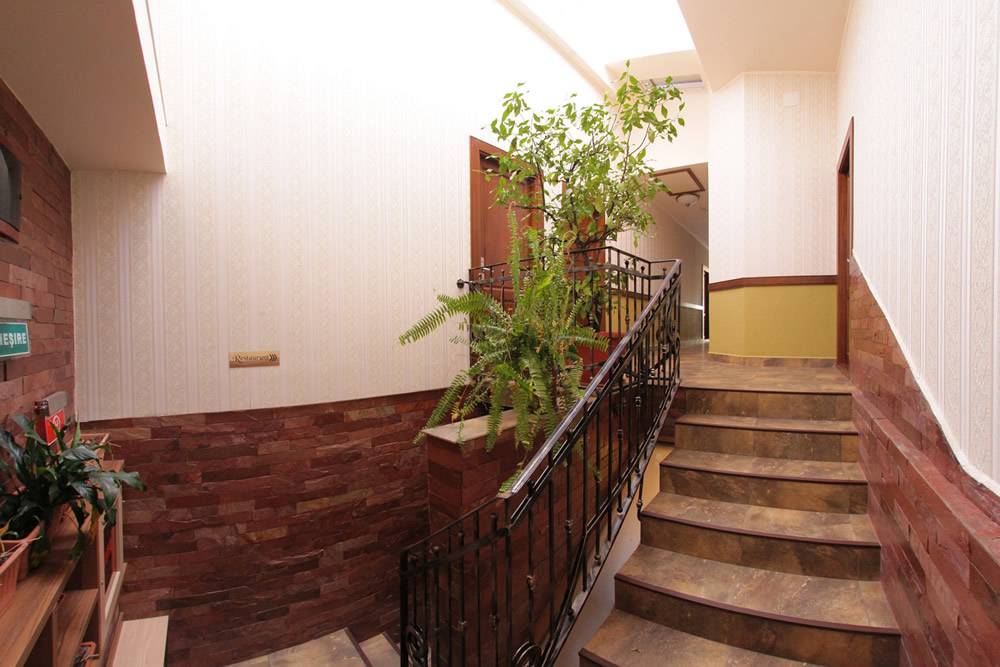Sarbatori de Pasti 2025 Baile Olanesti Hotel Stogu