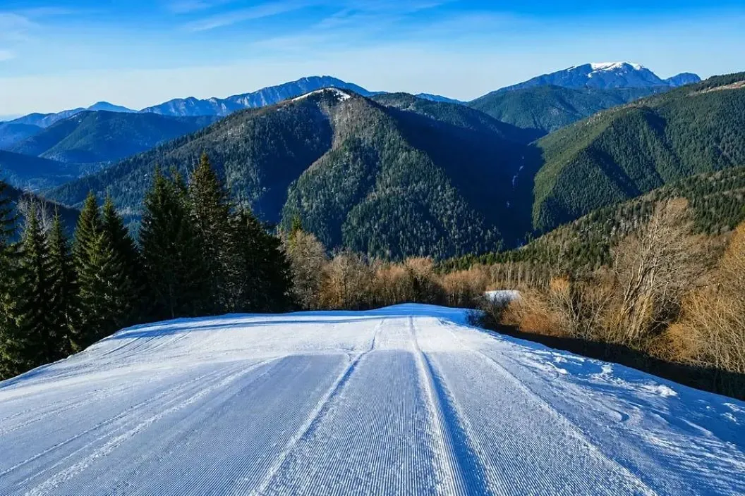 1 Decembrie 2026 Munte Azuga Hotel Azuga Ski & Bike Resort
