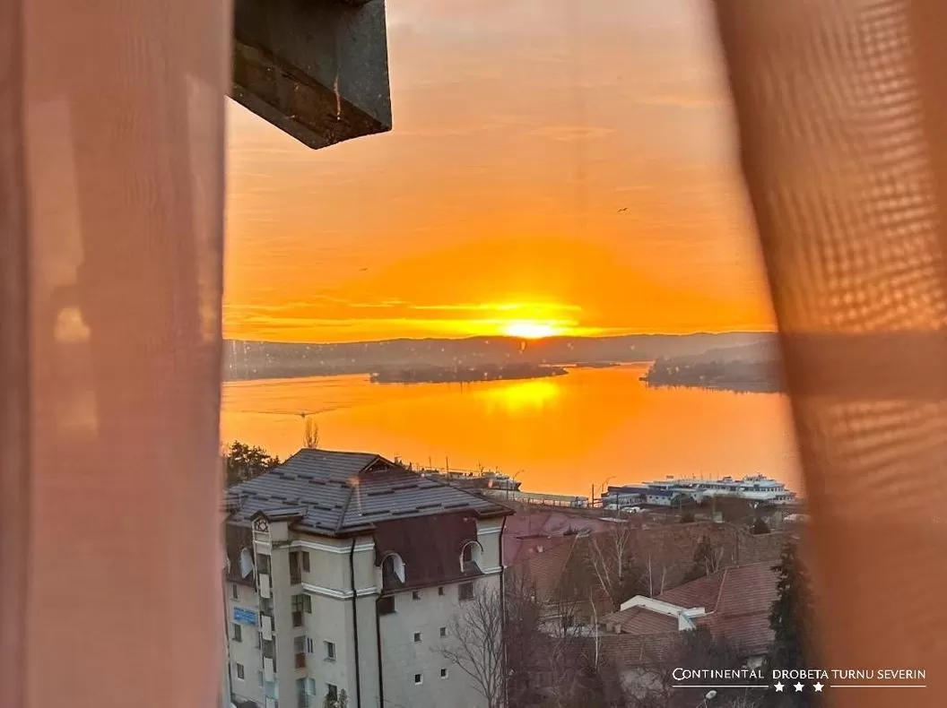 Revelion 2026 Ani de Liceu Drobeta Turnu Severin Hotel Continental Drobeta Turnu Severin