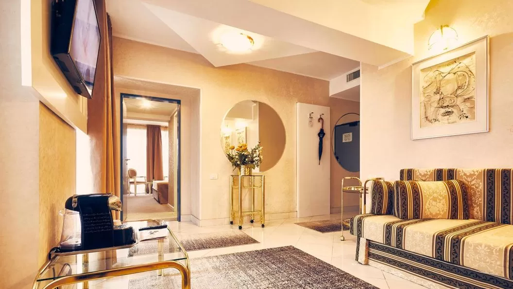 Cazare 2025 Arad Hotel Continental Forum****