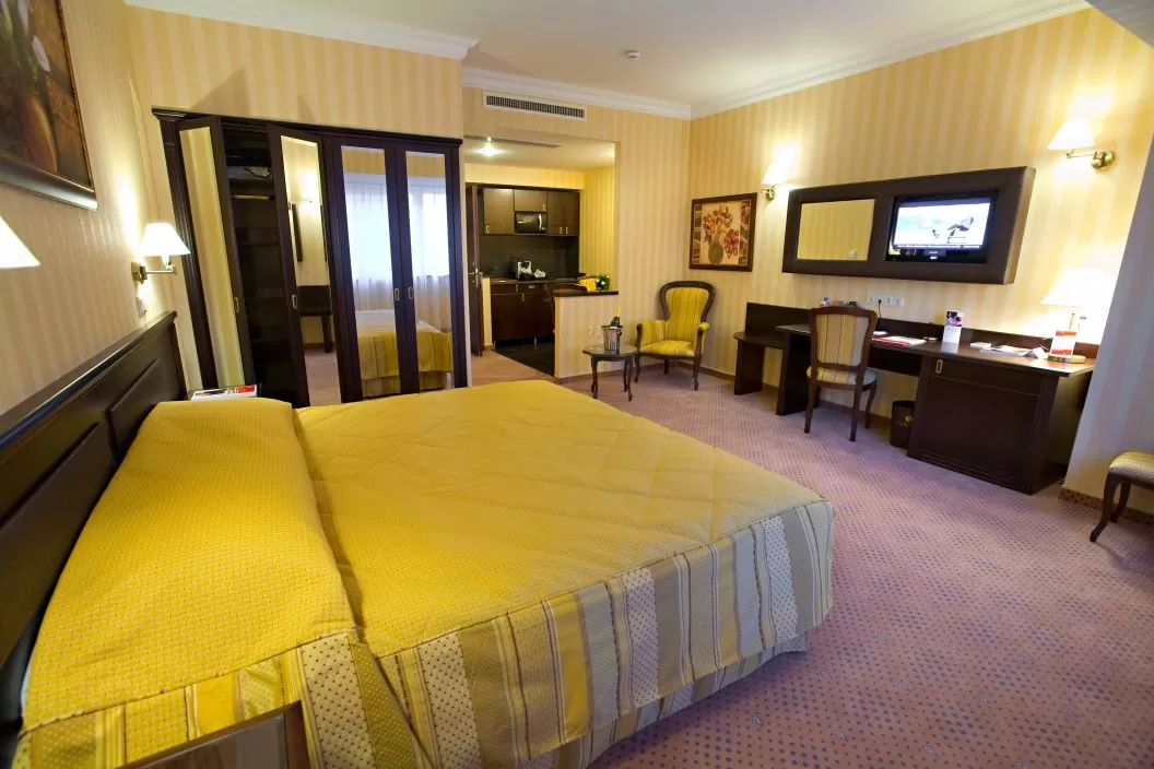 Cazare Bucuresti Ramada Hotel & Suites by Wyndham Bucharest North****