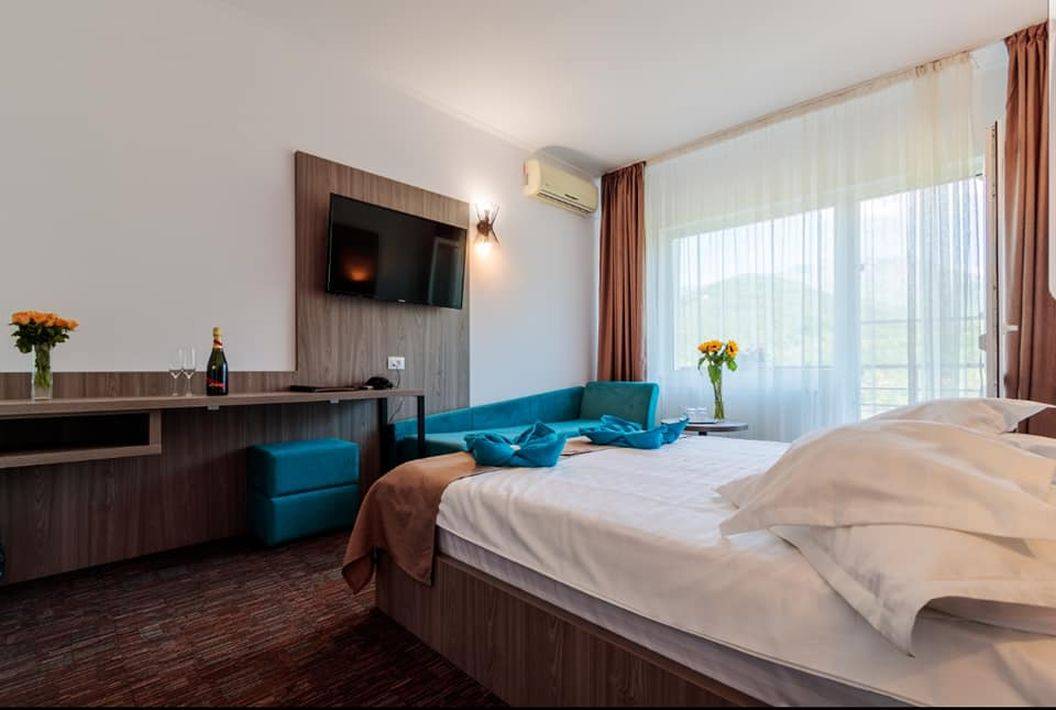 Sarbatori de Pasti 2024 Calimanesti Hotel Orizont Cozia