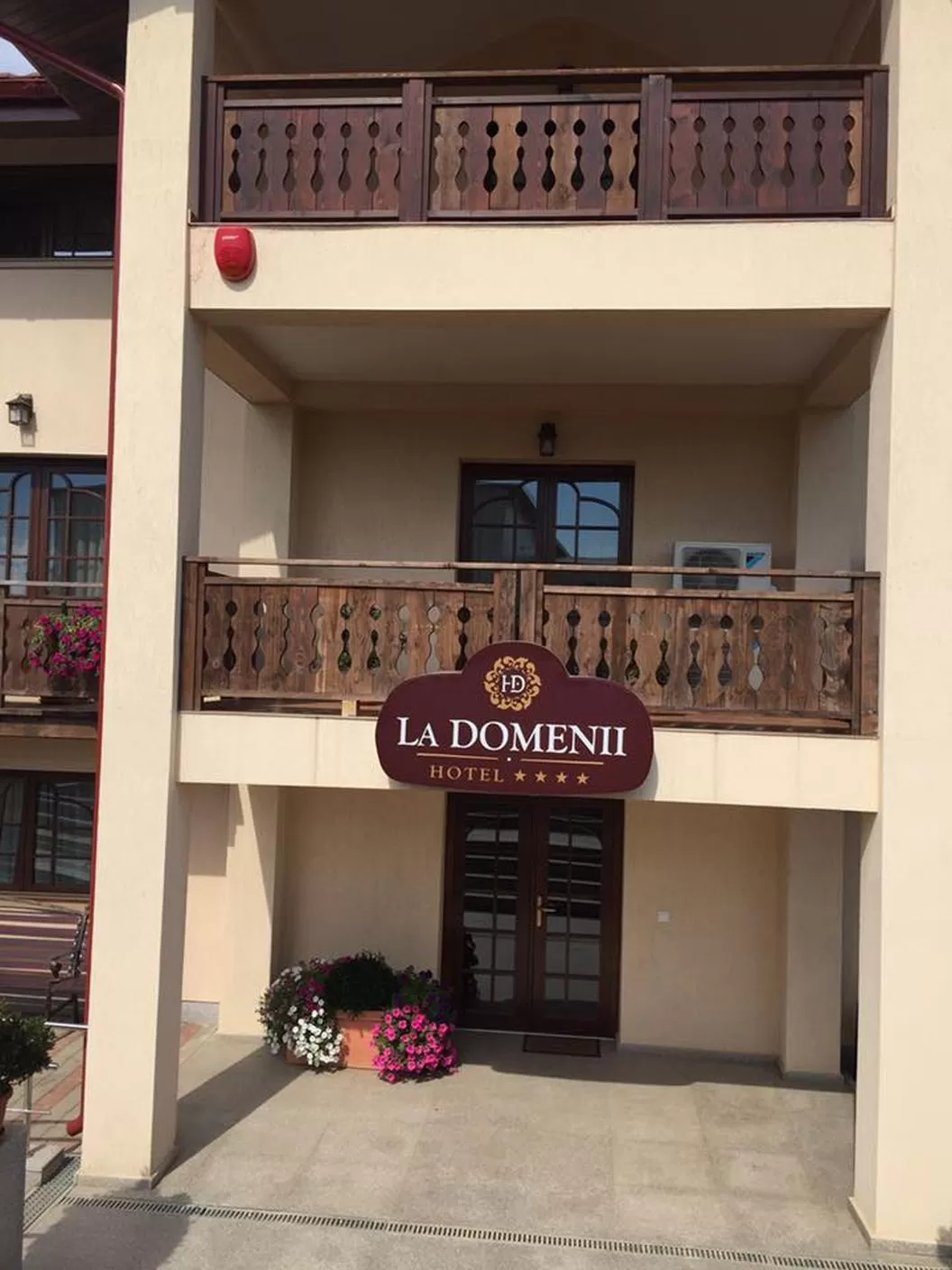 Vacanta pe plaiurile razesilor Trifesti Iasi Hotel la Domenii****