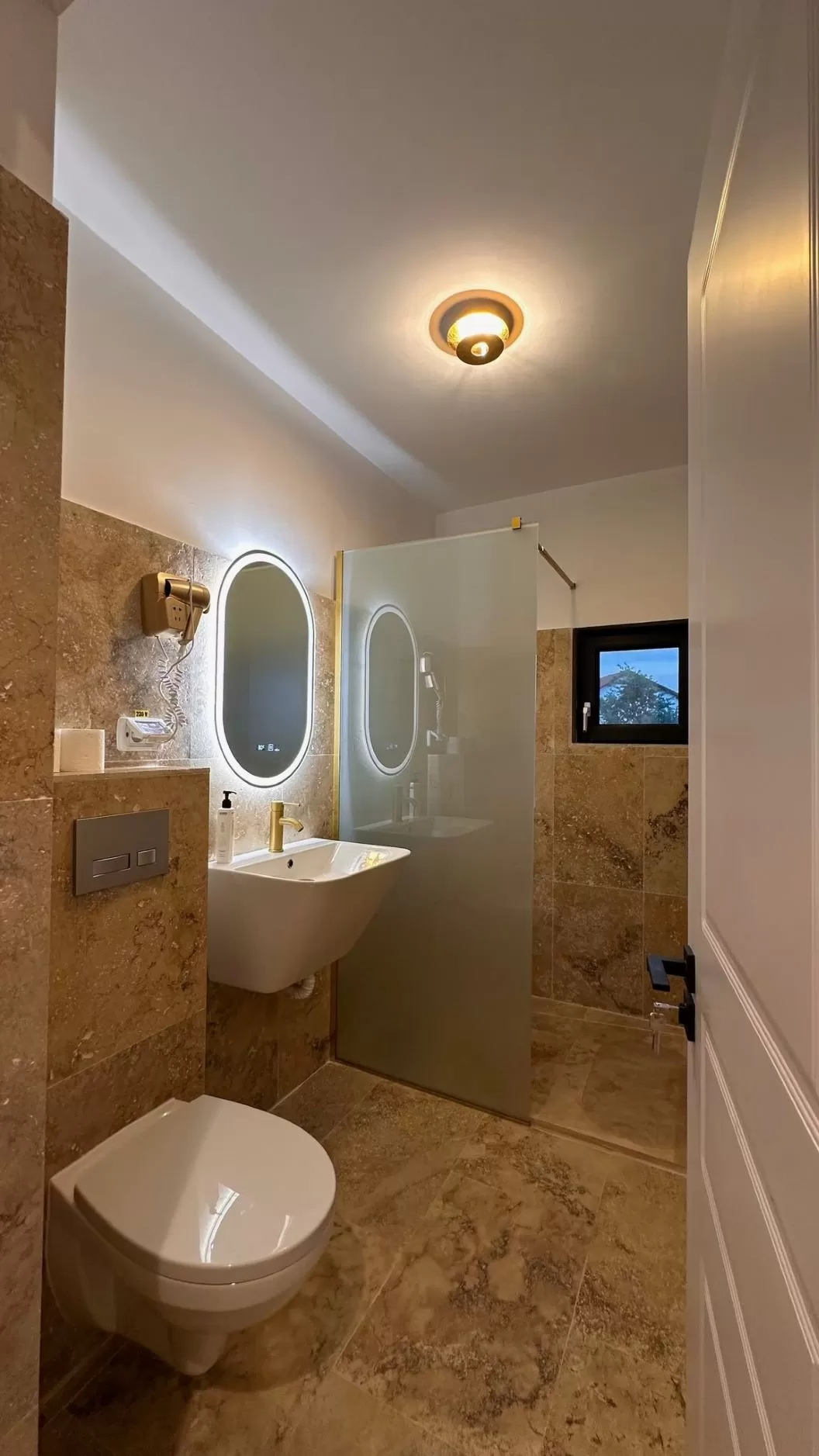 Vacanta 2026 in Clisura Dunarii Eselnita SPA Riviera 990 Ambasador