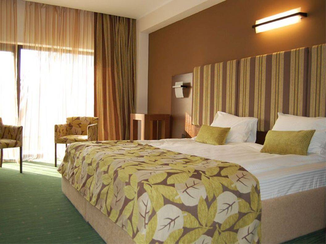 Sejur Munte 2022 Bran Complex Turistic Wolf***&**** 