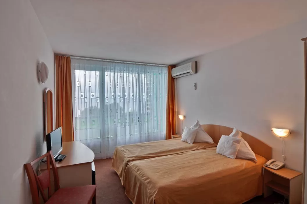 Litoral 2022 Saturn Hotel Balada***