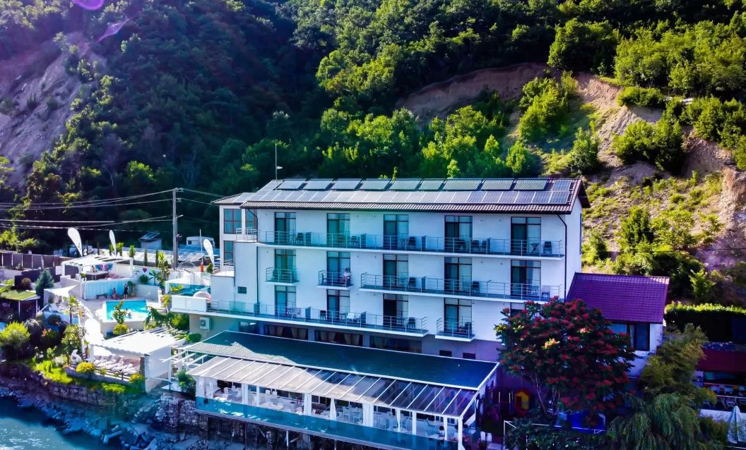 Vacanta 2025 in Clisura Dunarii Eselnita Riviera 990 Resort & Restaurant
