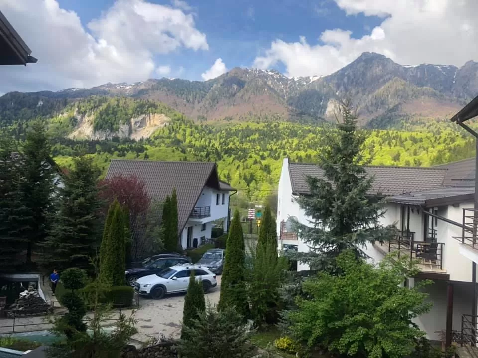 Sejur odihna Busteni Hotel Izvorul cu Pastravi