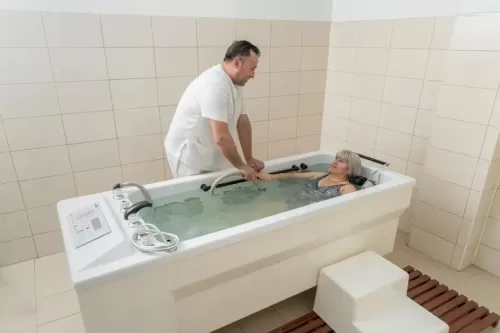 Zile Gratuite Martisor 2026 Tratament Balneo Calimanesti Hotel Central