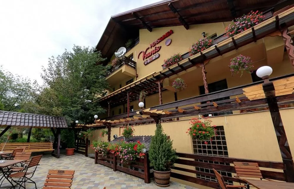 Sarbatori de Pasti 2025 Bucovina Sadova Pensiunea Vranis