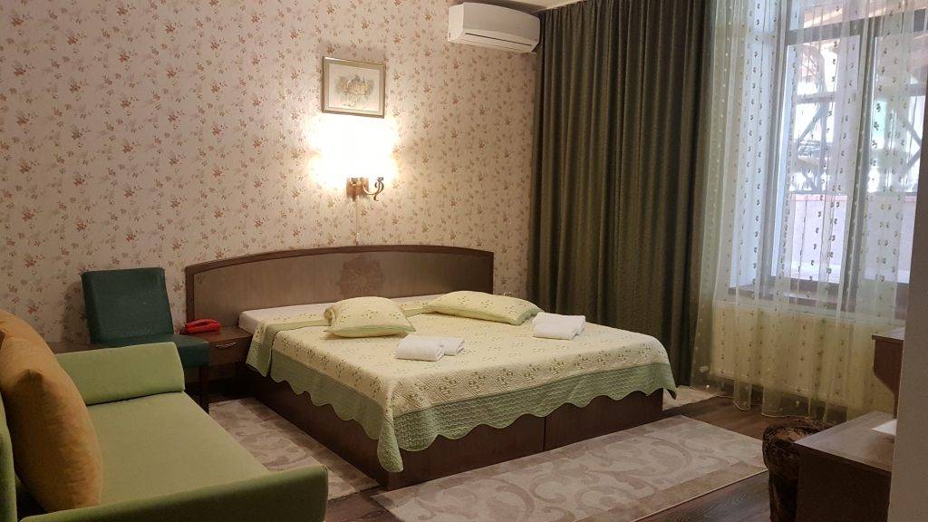 Martisor si Ziua Femeii 2022 Baile Olanesti Hotel Suprem***